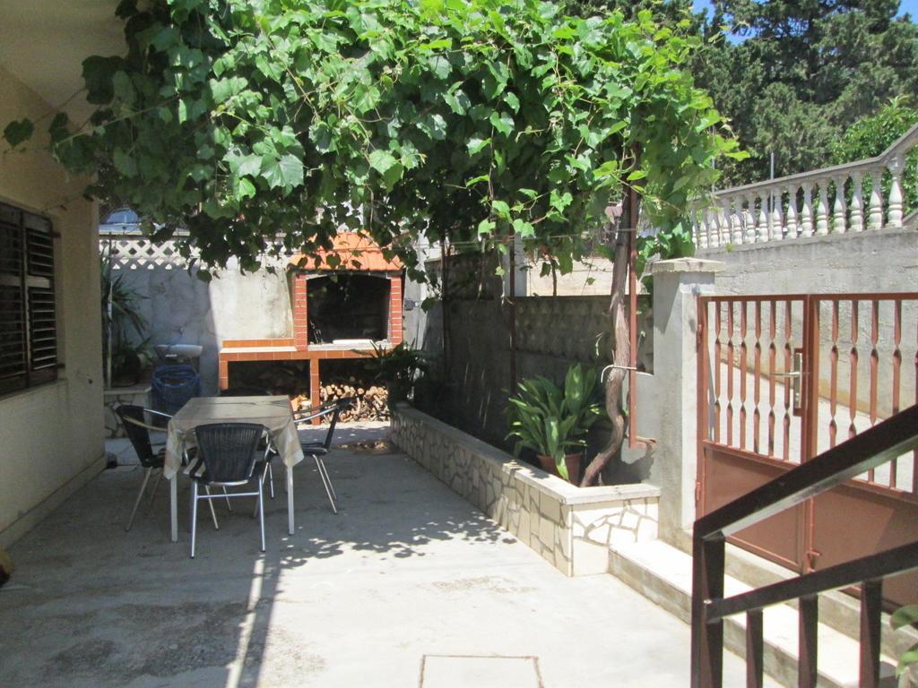 Apartmani Jordana Komiža Oda fotoğraf